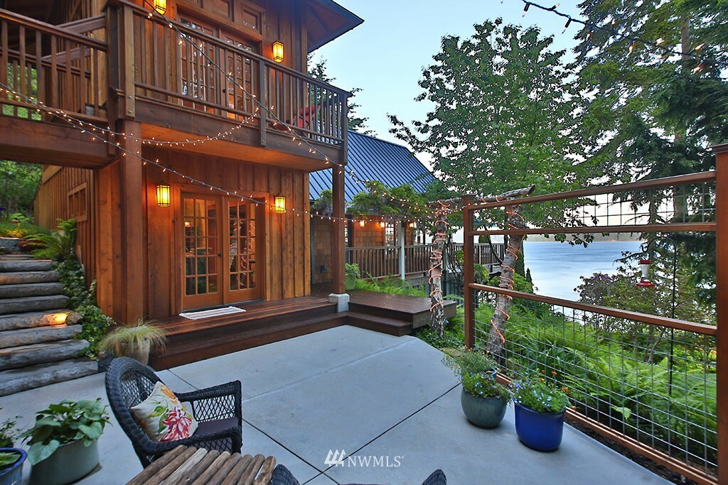 Property Photo:  888 Seabluff Terrace  WA 98239 