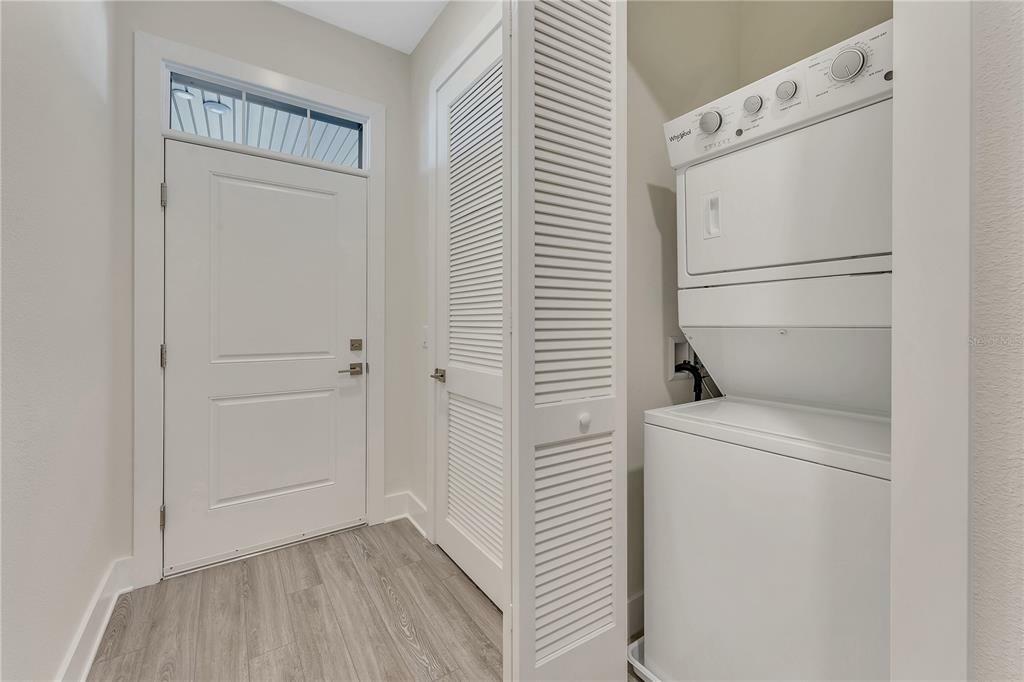 Property Photo: 5205 Eggleston Avenue 201 FL 32810