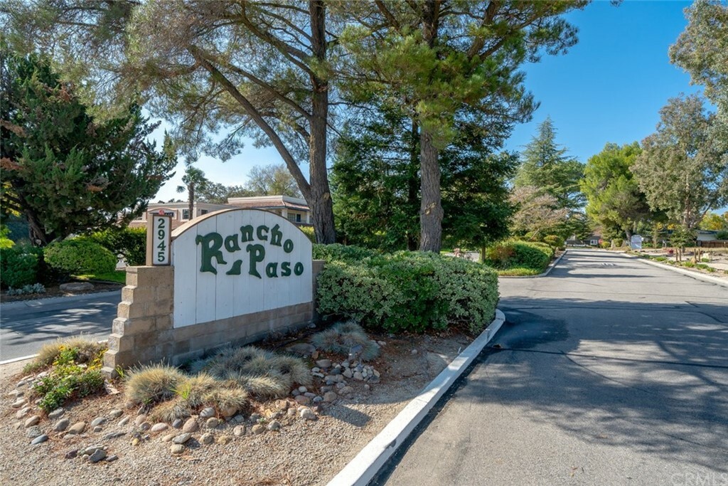 Property Photo: 19 Via Santa Barbara CA 93446