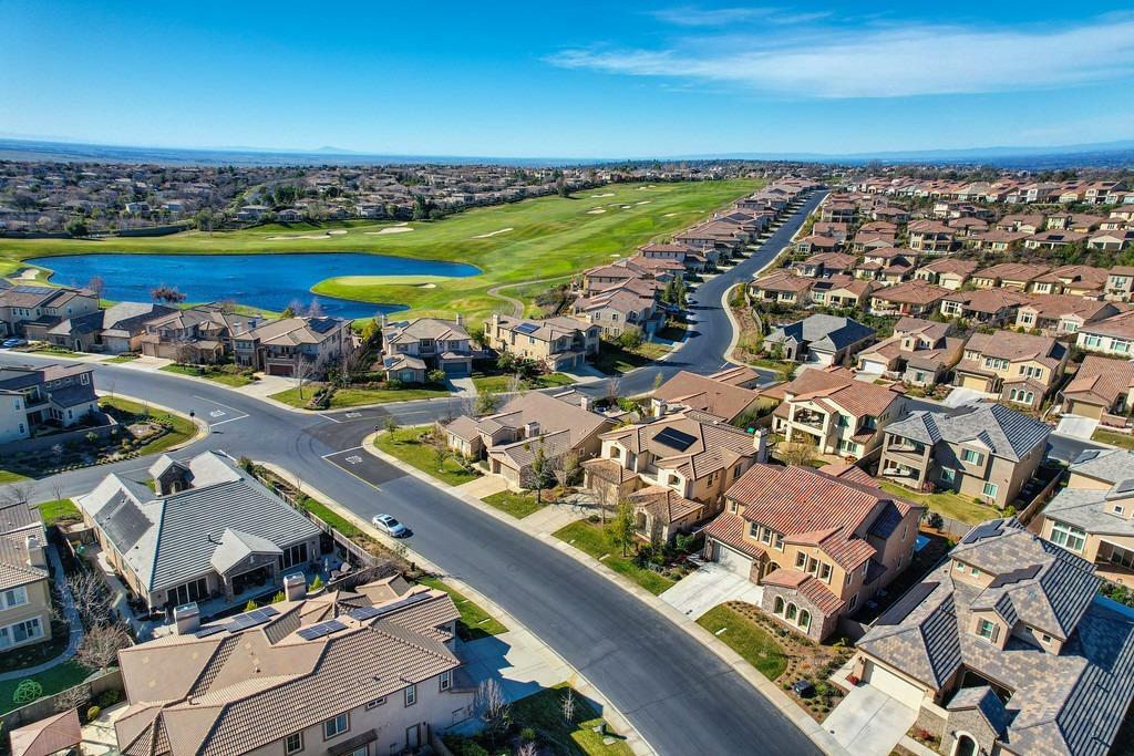 Property Photo: 2524 Orsay Way CA 95762