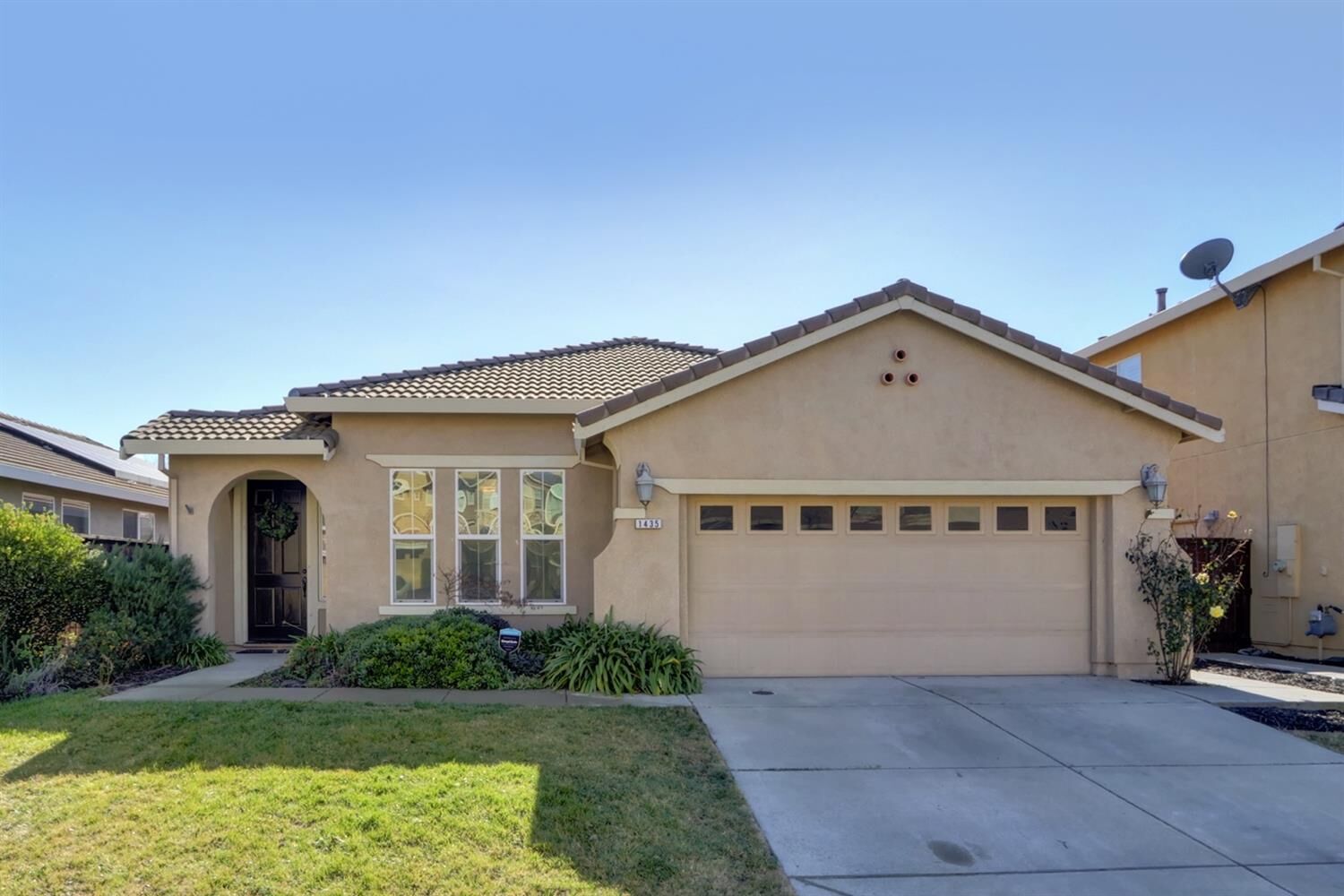 Property Photo:  1435 Rawlings Lane  CA 95648 