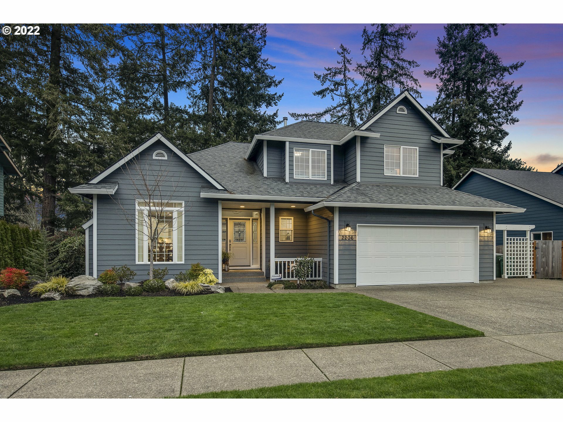Property Photo: 2206 N Thorne St OR 97132