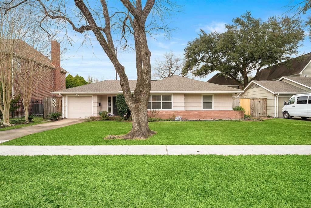 Property Photo:  4904 Imperial Street  TX 77401 