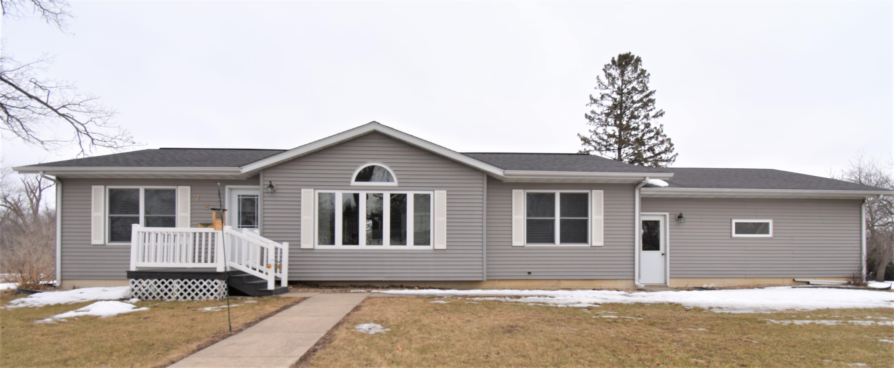 Property Photo: 723 Main Street IA 50658