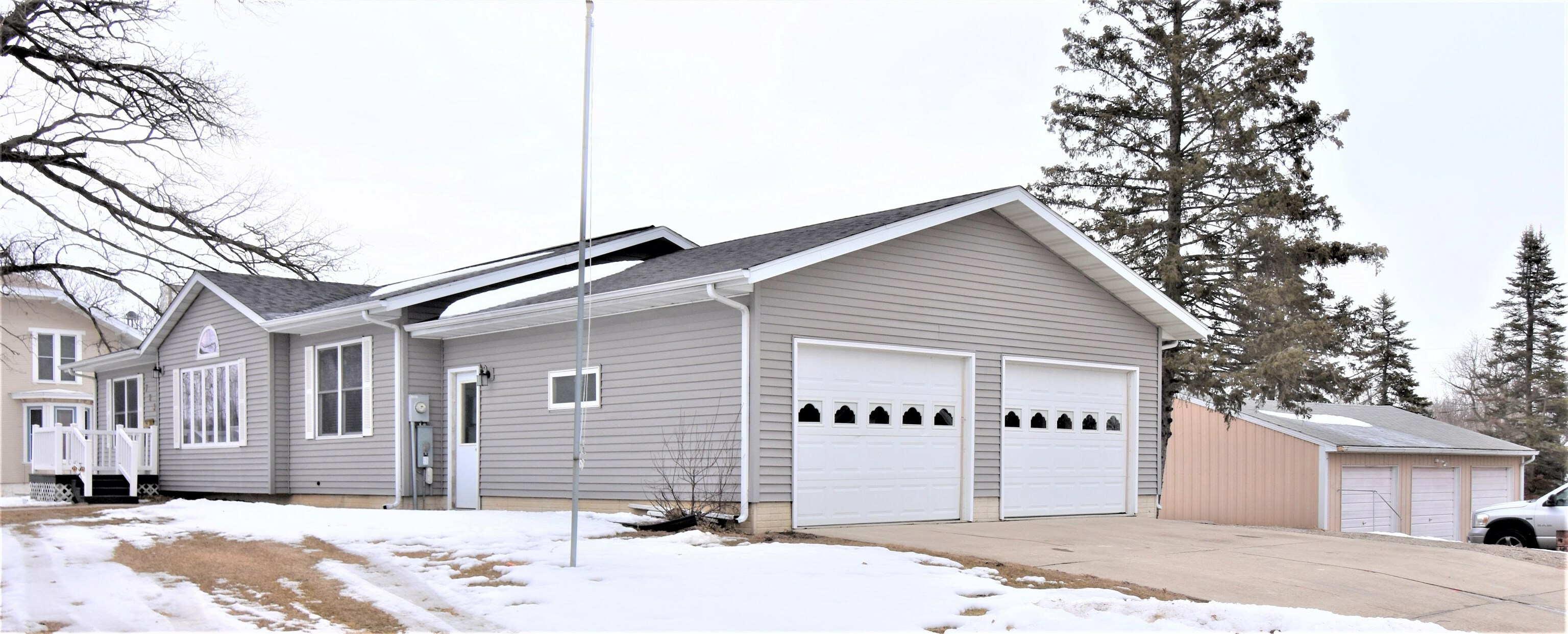 Property Photo: 723 Main Street IA 50658
