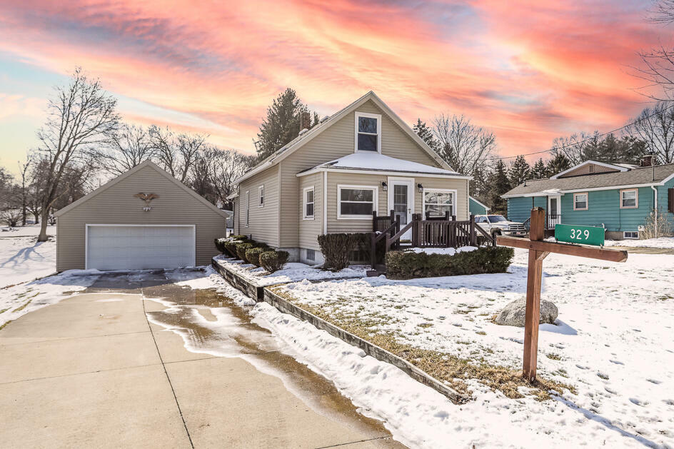 Property Photo:  329 E Coler St. Street  MI 49203 