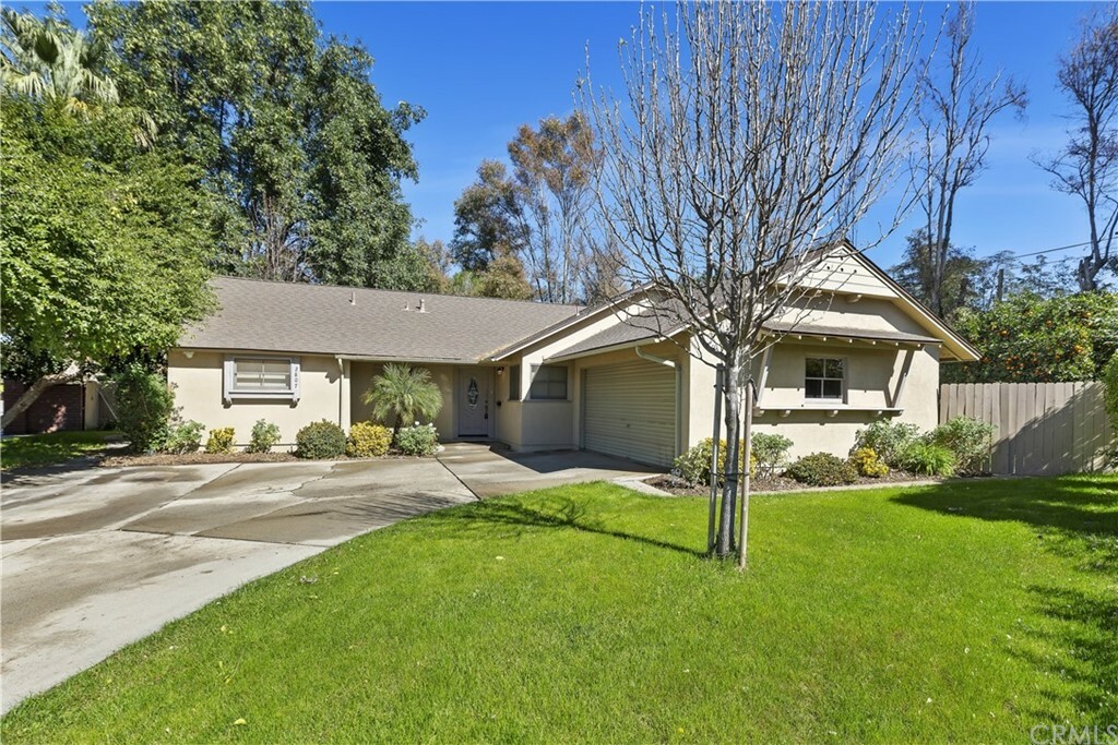 Property Photo:  2807 Nevada Way  CA 92506 