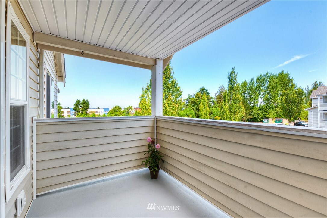 Property Photo:  11915 Roseberg Avenue S 311  WA 98168 