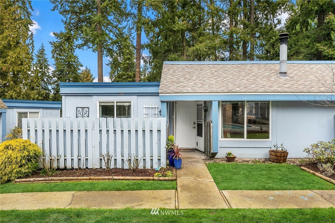 Property Photo: 4308 NE Sunset Boulevard W-4 WA 98059