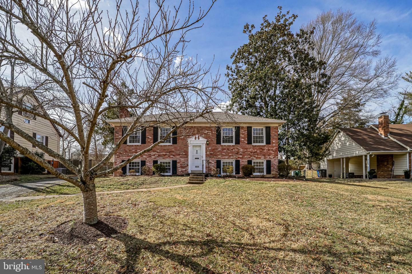 Property Photo: 8026 Candlewood Drive VA 22306