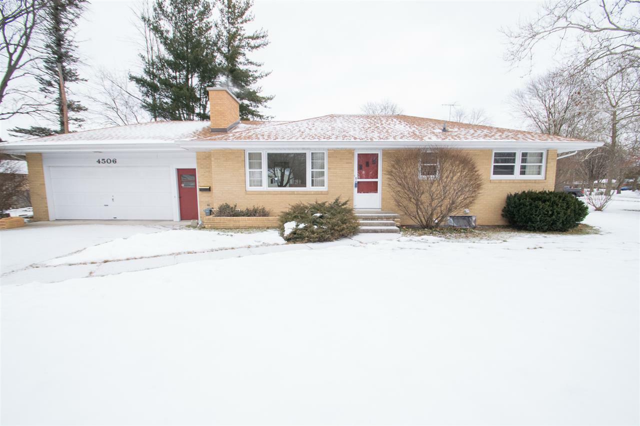 Property Photo:  4506 Castle Dr  MI 48640 