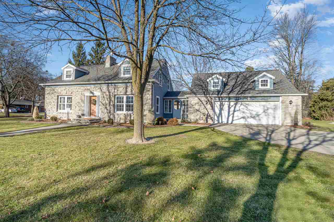 Property Photo:  619 E Meadowbrook Drive  MI 48642 