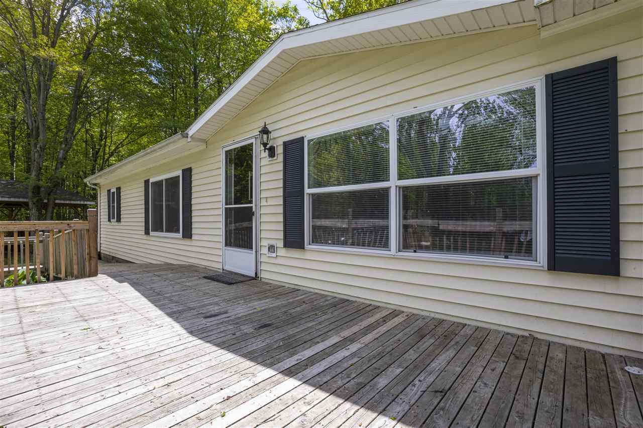 Property Photo: 1224 E Freeland Rd MI 48637