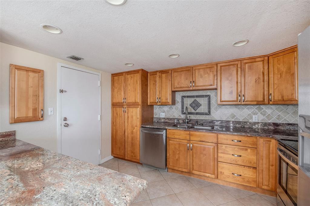 Property Photo: 1621 Gulf Boulevard 1108 FL 33767