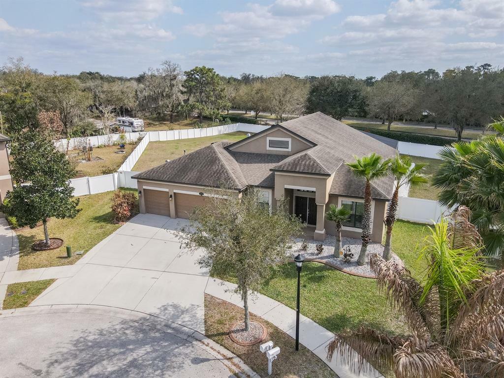 Property Photo:  11926 Harpswell Drive  FL 33579 