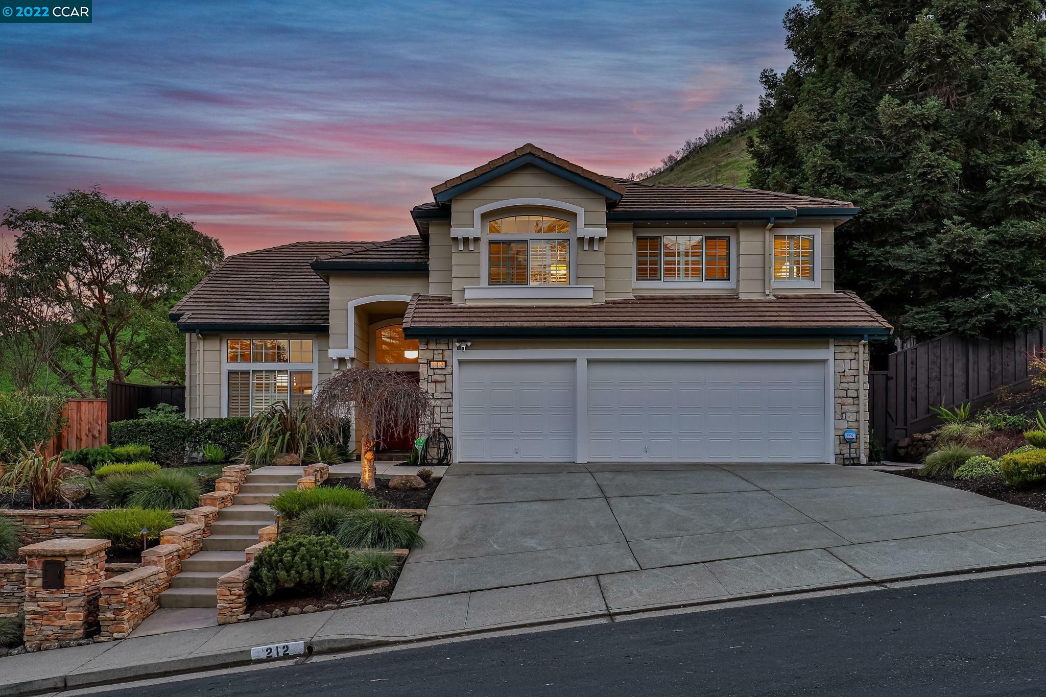 Property Photo: 212 Vista Glen Pl CA 94553