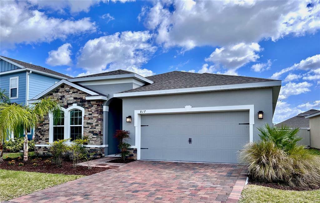 Property Photo:  817 Golden Elm Drive  FL 32703 