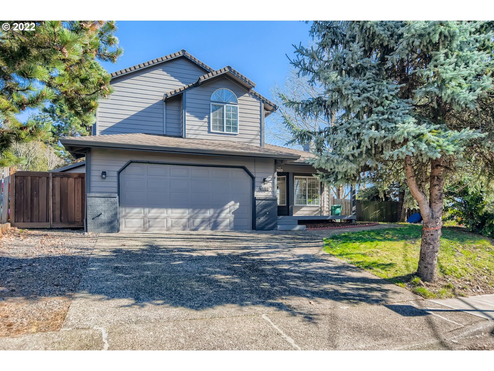 Property Photo: 11880 SE Home Ave OR 97222