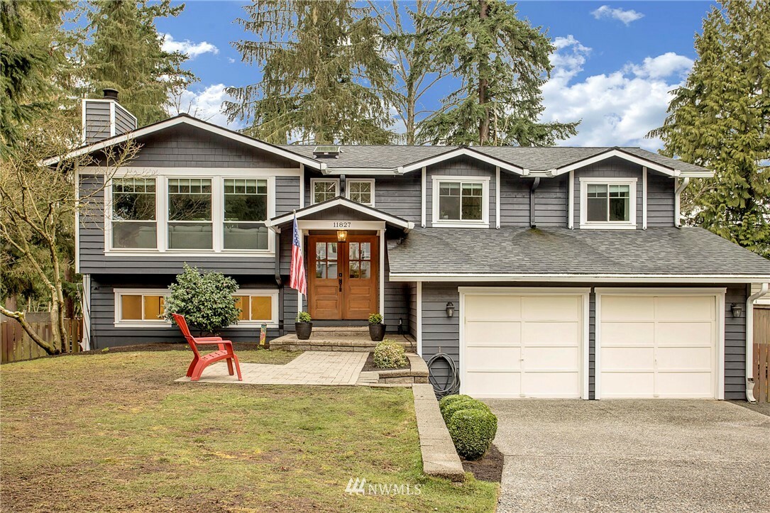 Property Photo:  11827 NE 102nd Place  WA 98033 