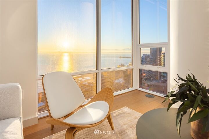 Property Photo: 121 Stewart Street 1707 WA 98101