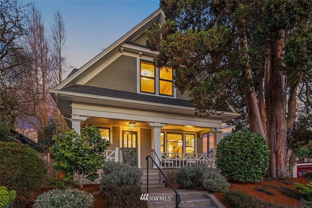 Property Photo: 1702 1st Avenue N WA 98109