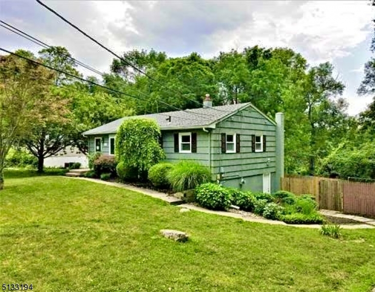 Property Photo:  25 High Point Ter  NJ 07461 