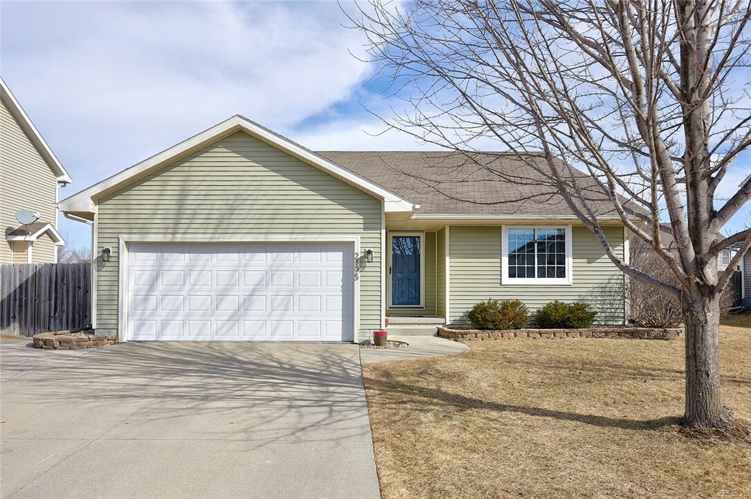 Property Photo:  2195 SE Florence Drive  IA 50263 