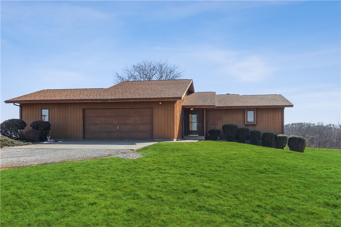 Property Photo:  2070 Idaho Drive  IA 50219 