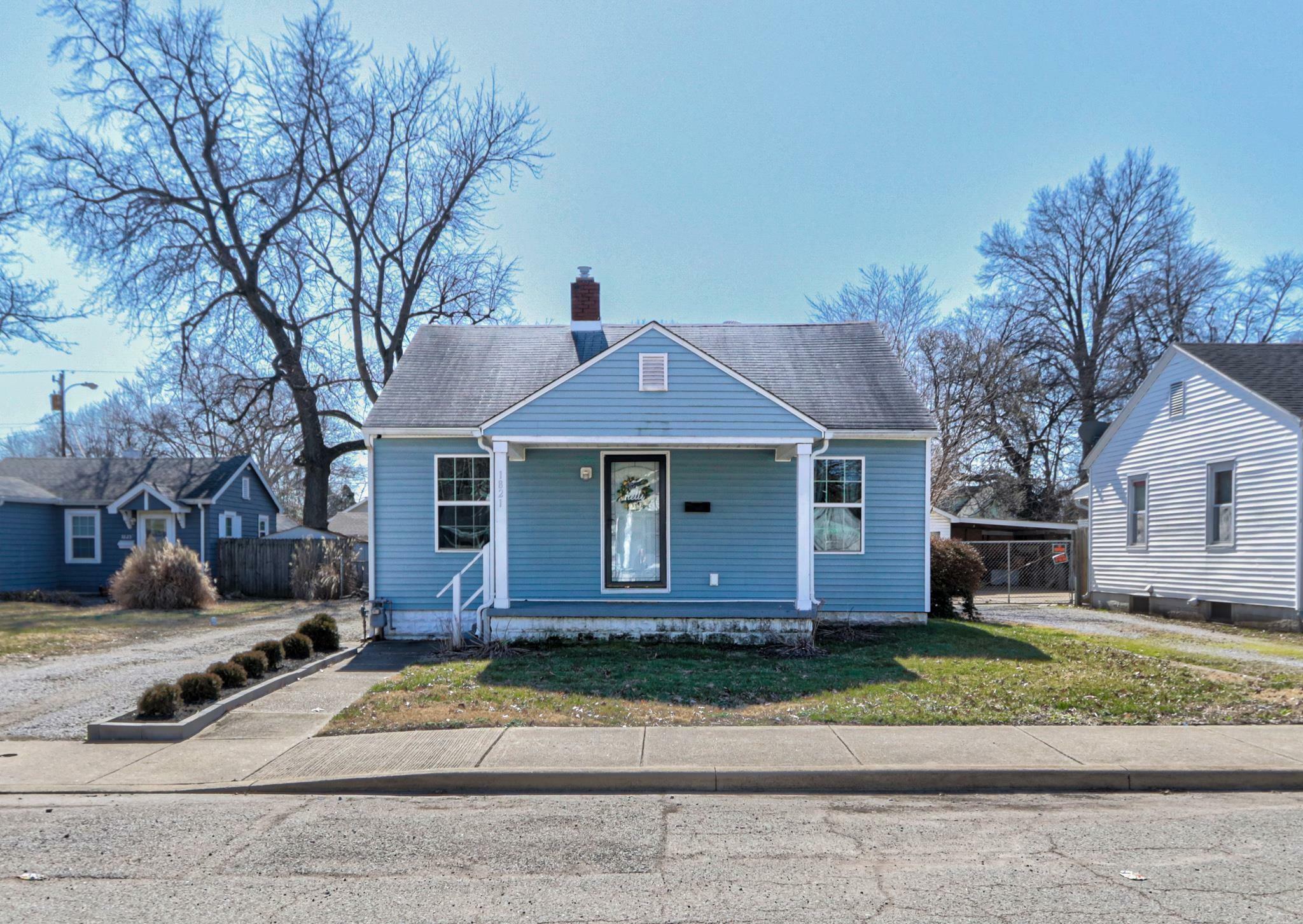 Property Photo:  1821 E Franklin Street  IN 47711-5807 