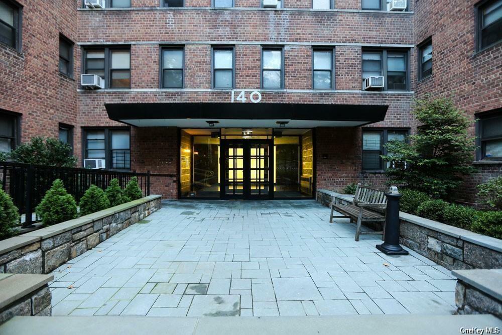 Property Photo:  140 E Hartsdale Avenue 6L  NY 10530 