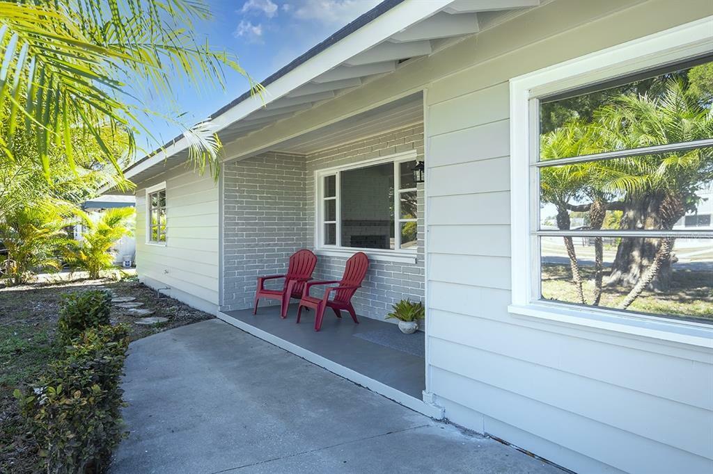 Property Photo:  2704 Ringling Boulevard  FL 34237 