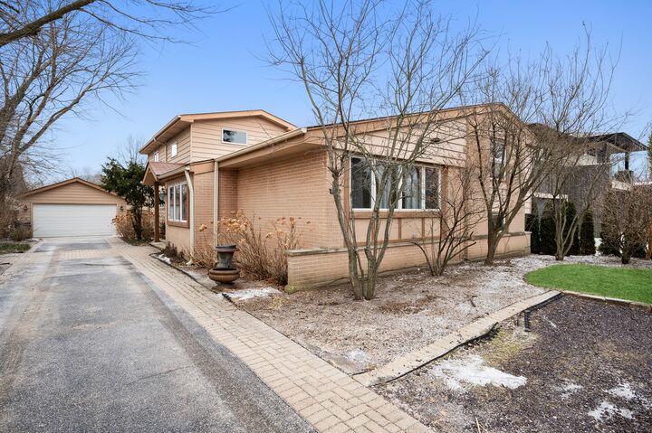 1111 Harms Road  Glenview IL 60025 photo