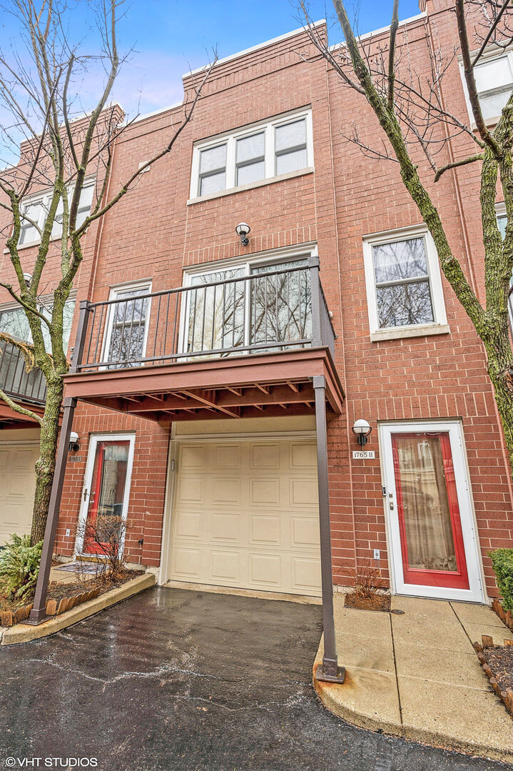 Property Photo:  1765 W Altgeld Street H  IL 60614 