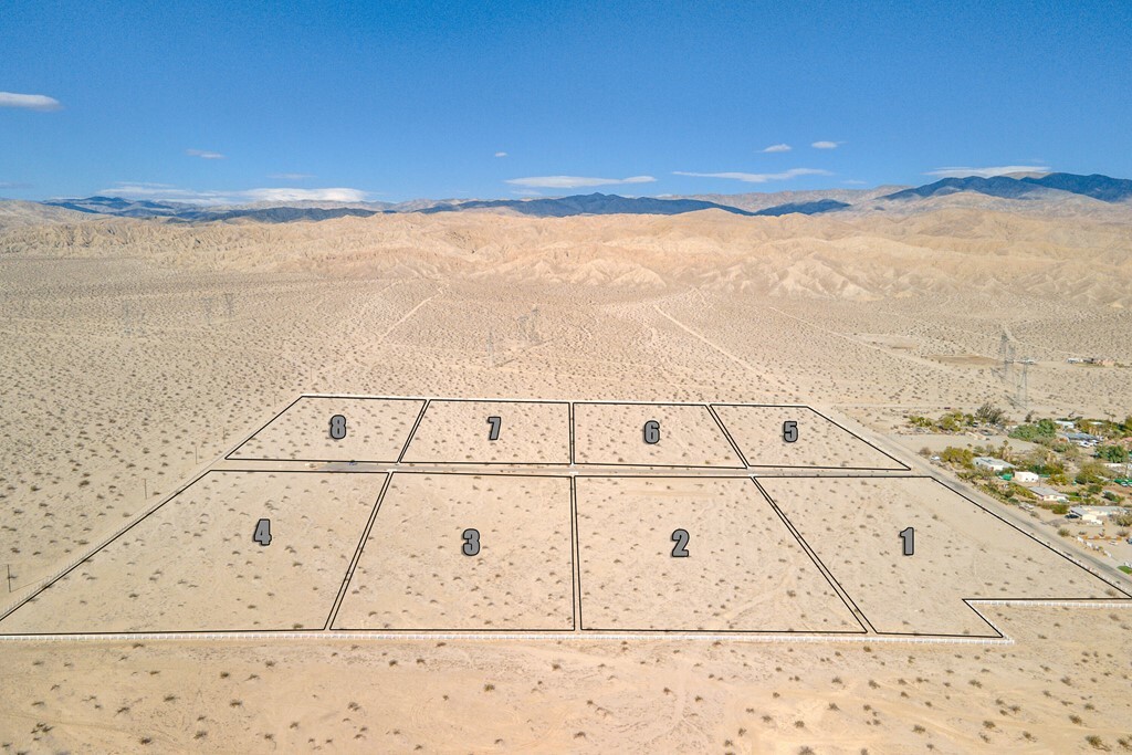 Property Photo: 4 Hidden Springs Ct CA 92276