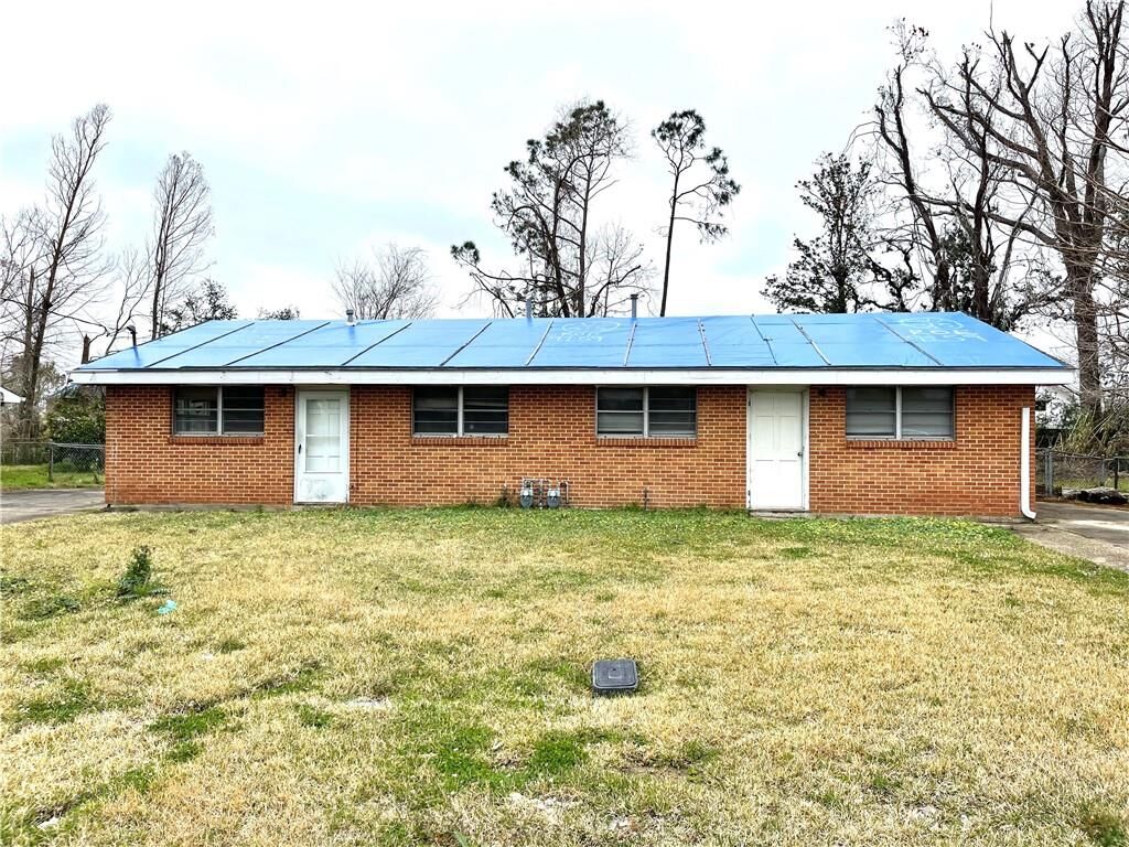 Property Photo: 127 & 129 Barber Drive LA 70068