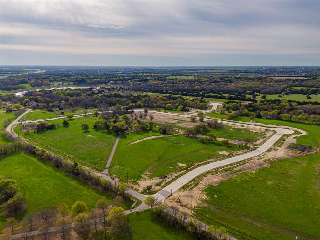 Property Photo:  3631 Jack's Loop  TX 76065 