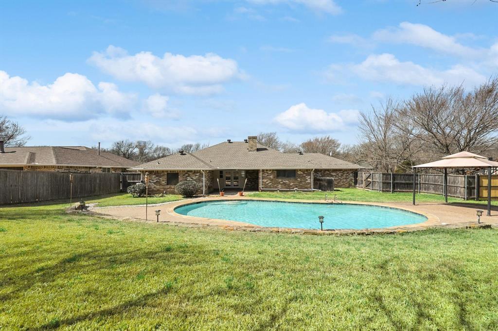 Property Photo: 214 Winding Creek Drive TX 75077