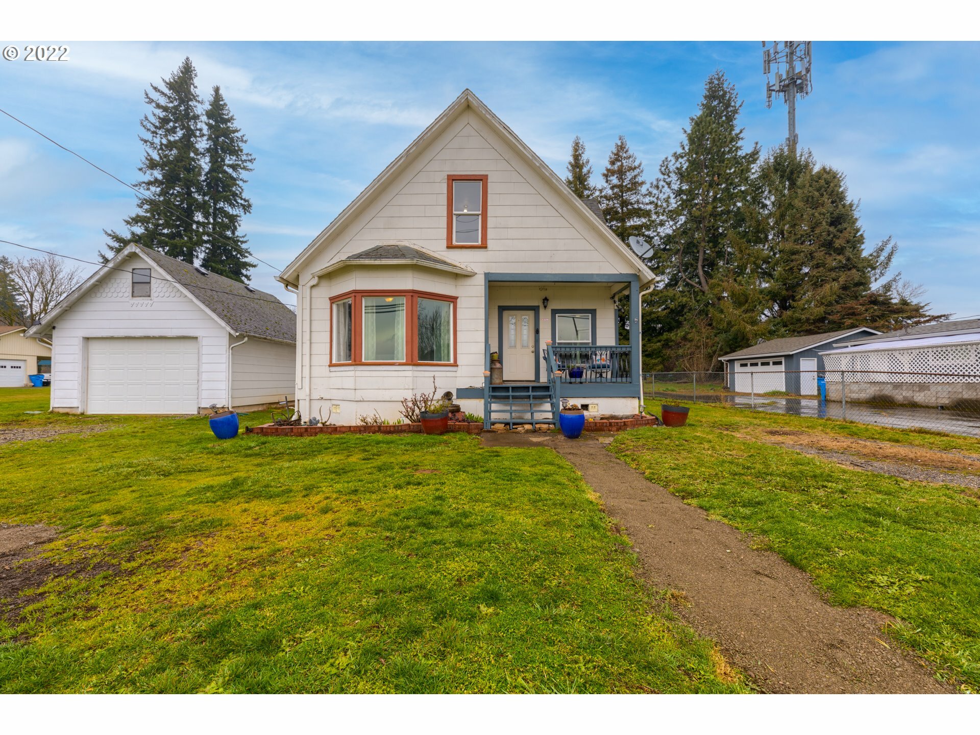 Property Photo:  2615 Main St  WA 98671 