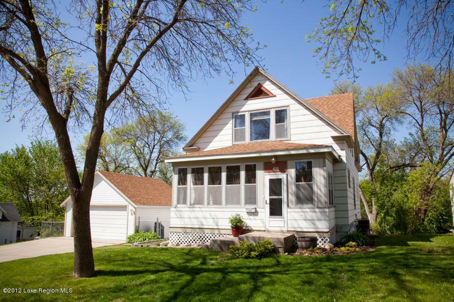 Property Photo: 411 E Gustavus Avenue MN 56537