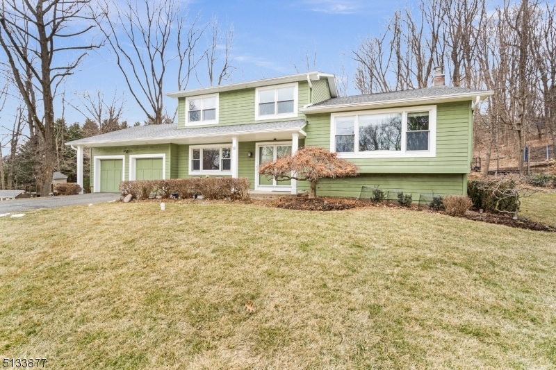 Property Photo:  16 Twin Park Dr  NJ 07869 