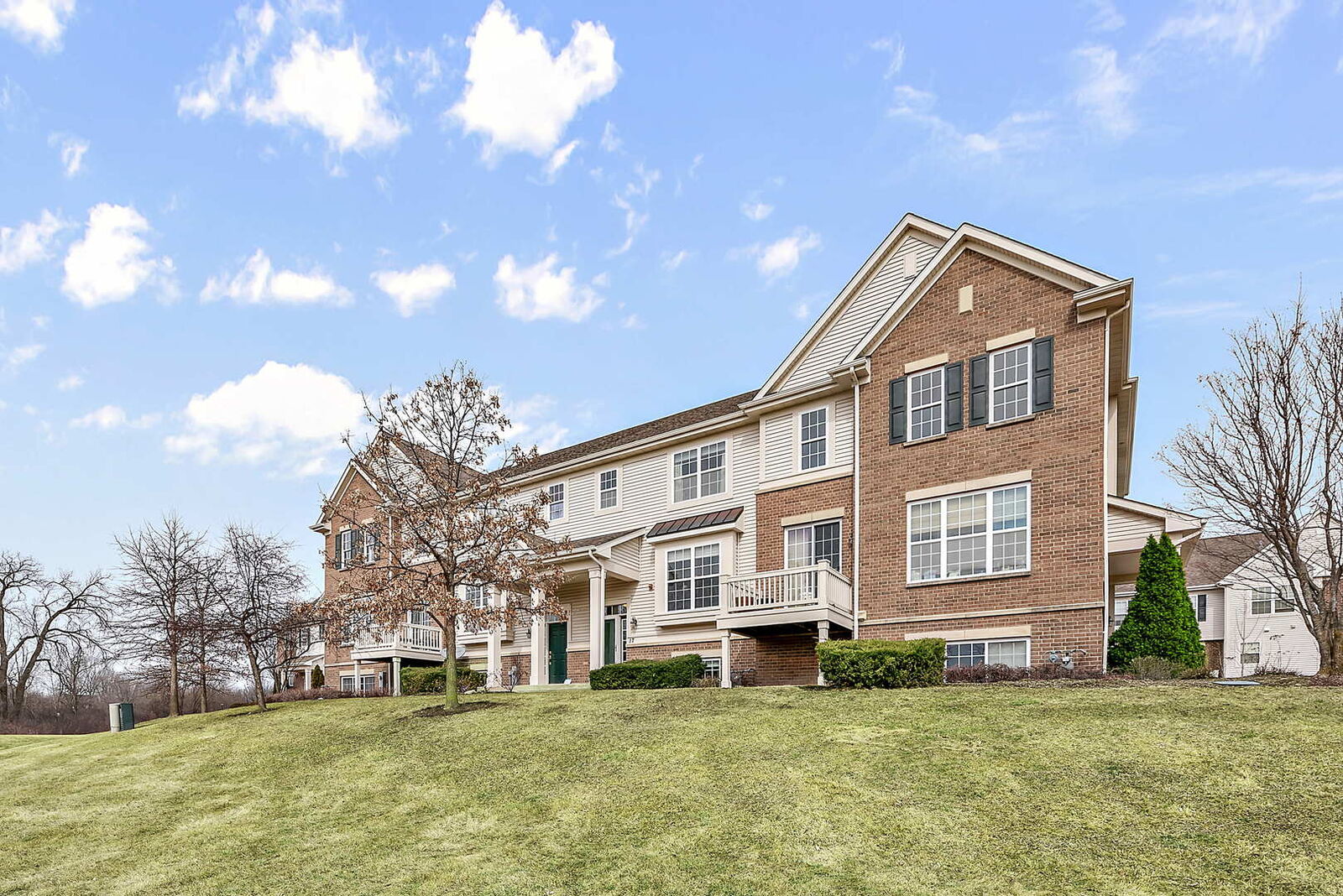 Property Photo: 17 E Willow Road IL 60090