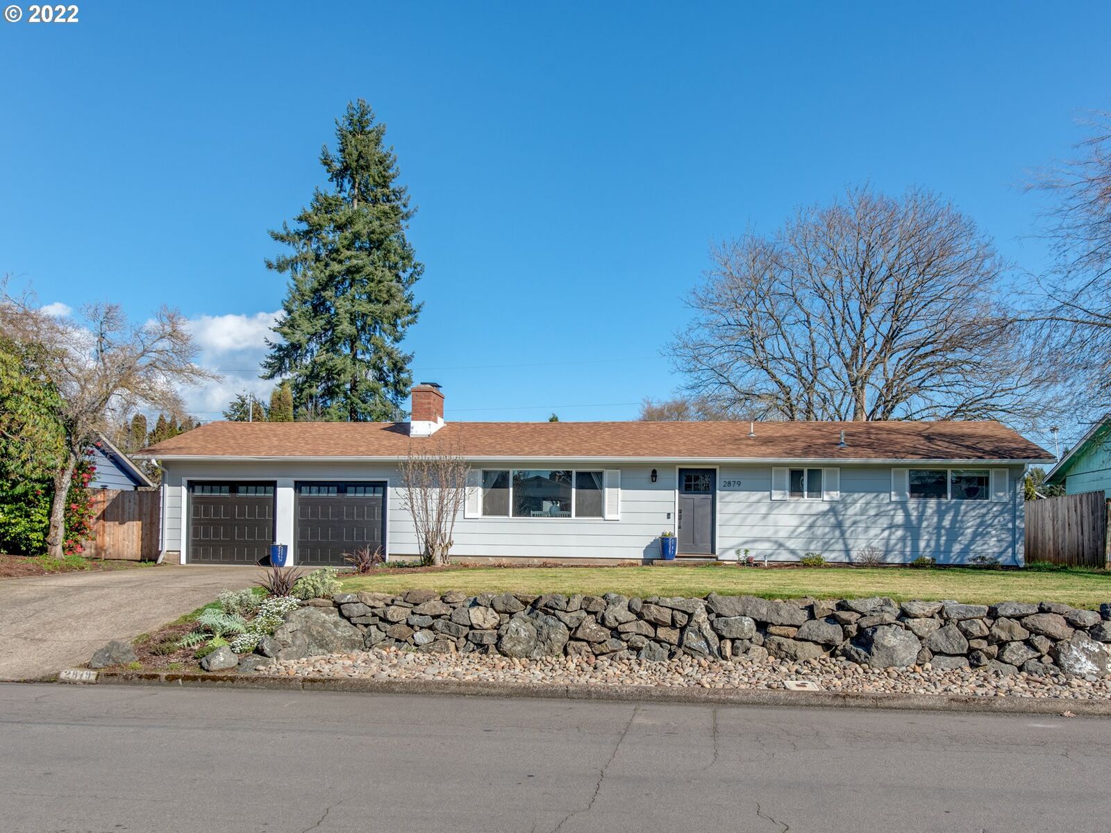 Property Photo:  2879 Tulip St  OR 97408 