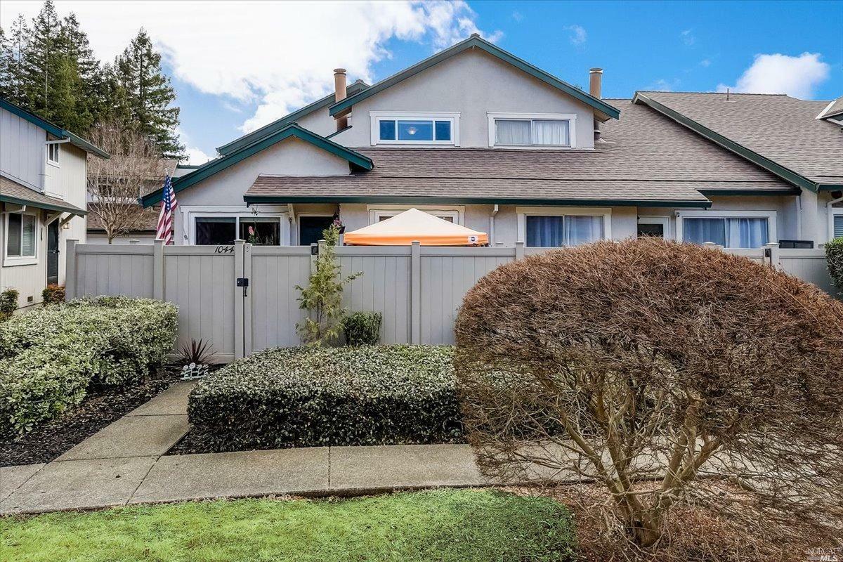Property Photo: 1044 Civic Center Drive CA 94928