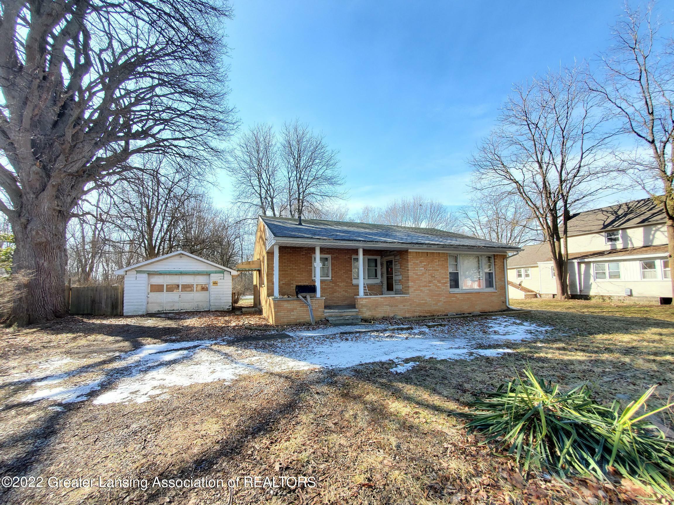 Property Photo:  1905 W Jolly Road  MI 48910 