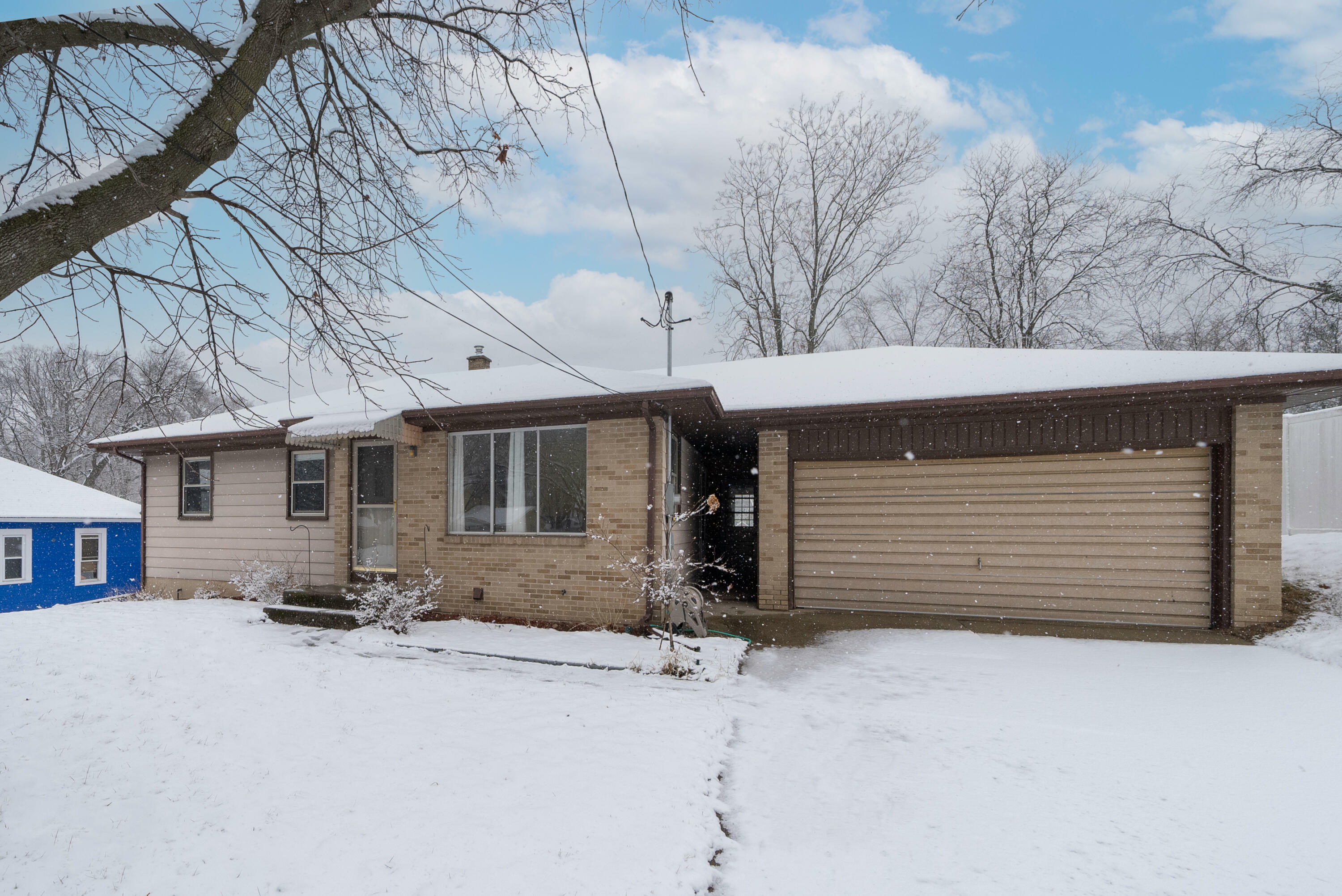 Property Photo:  1722 Willis Avenue NW  MI 49504 