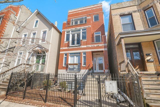 Property Photo: 3511 N Seminary Avenue 3 IL 60657