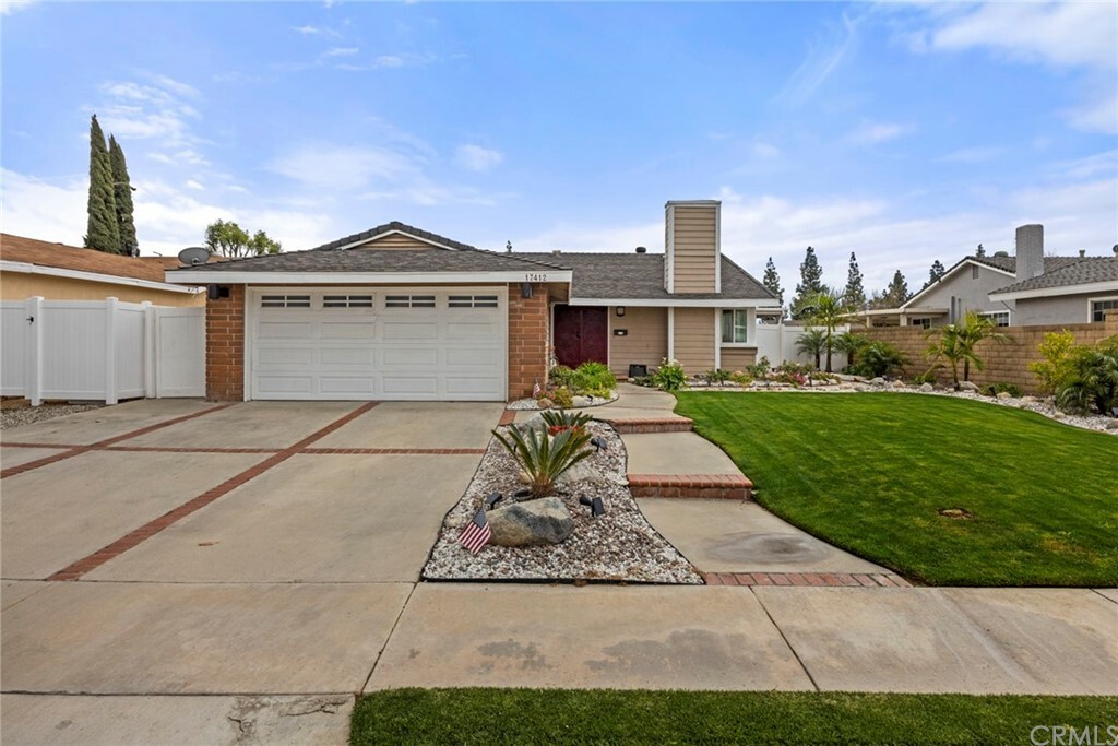Property Photo: 17412 Yorkshire Avenue CA 92886