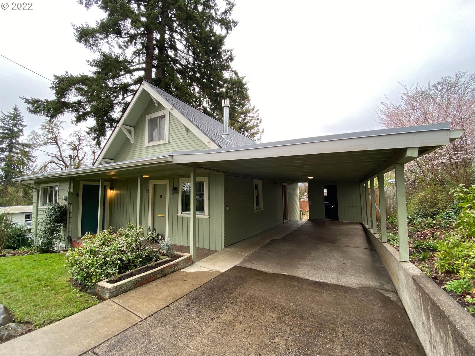 Property Photo: 2919 Jefferson St OR 97405