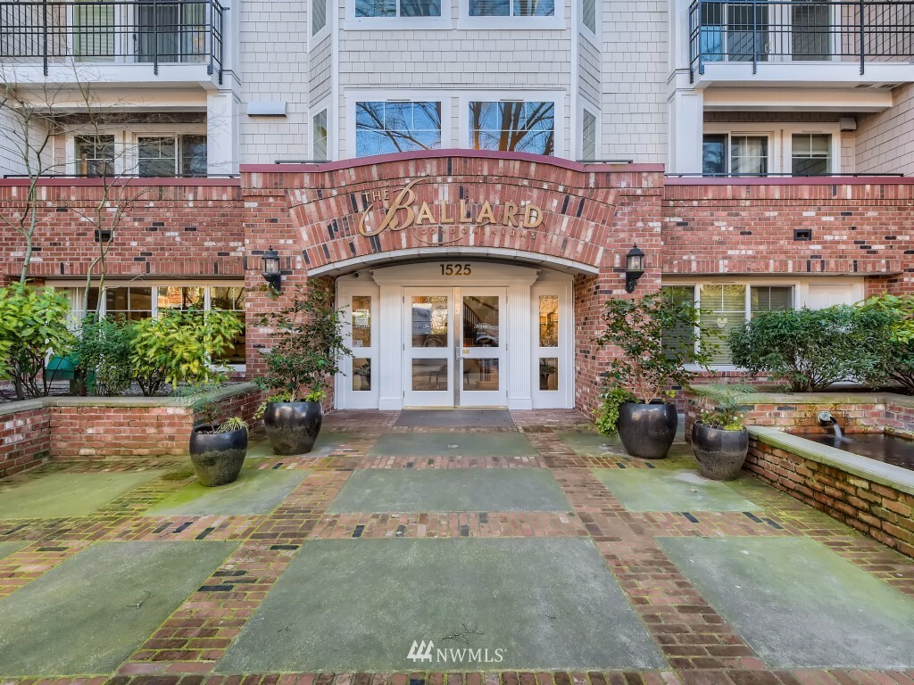Property Photo: 1525 NW 57th Street 523 WA 98107