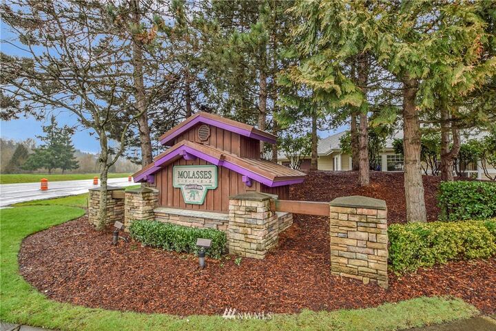 Property Photo:  15150  140th Way SE T205  WA 98058 